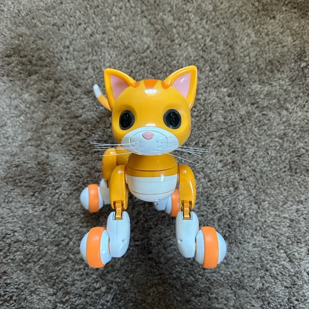 Zoomer Kitty and Zoomer Chimp